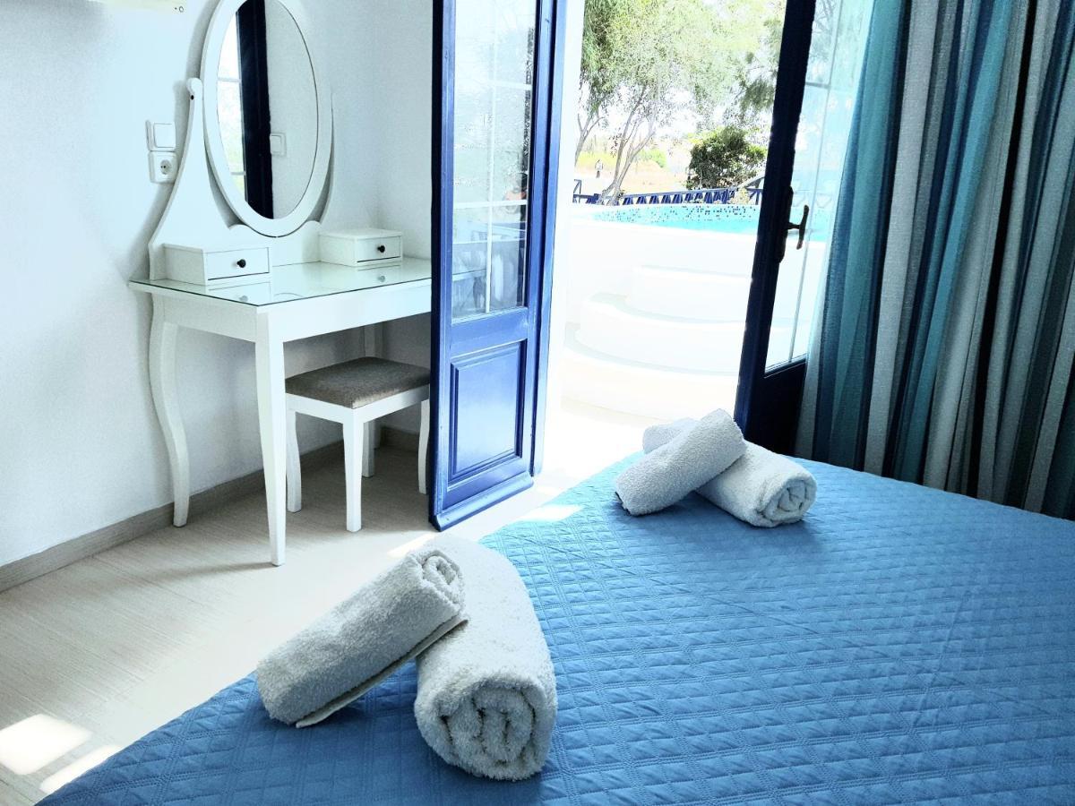 White & Blue Apartment Perivolos  Exterior photo
