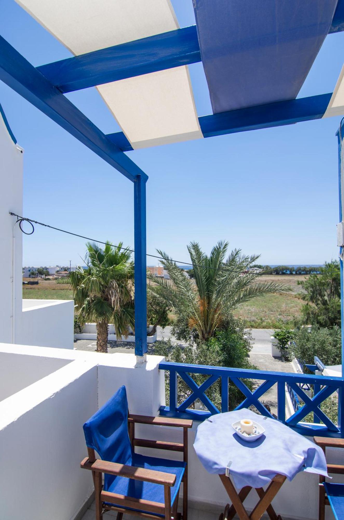 White & Blue Apartment Perivolos  Room photo
