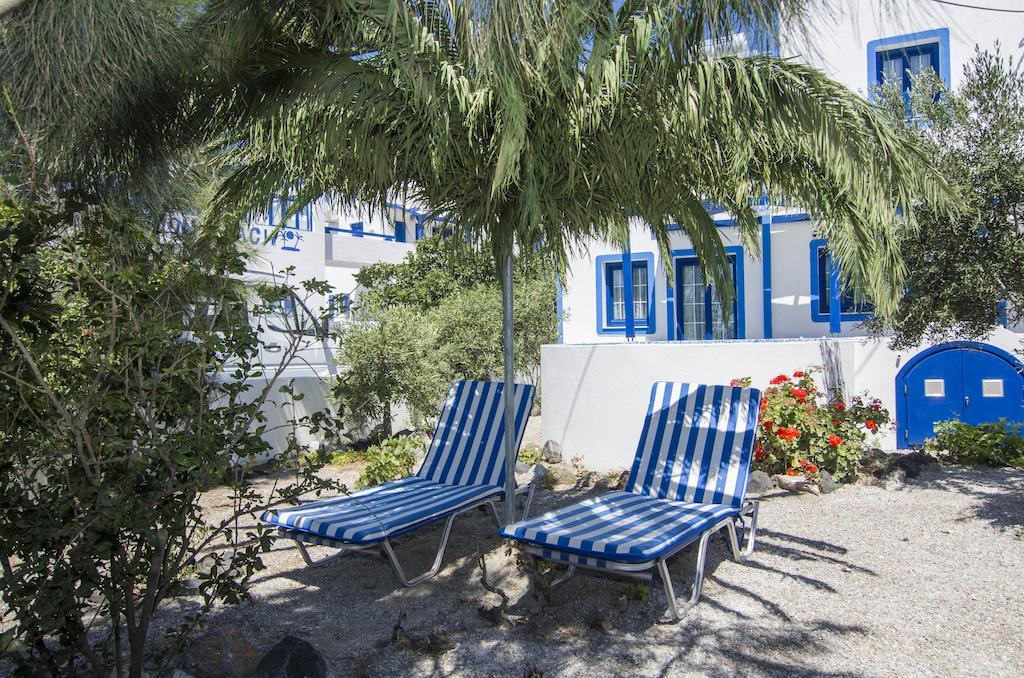 White & Blue Apartment Perivolos  Room photo