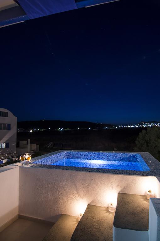 White & Blue Apartment Perivolos  Room photo
